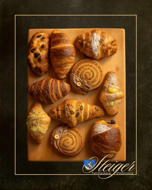 Knusprig, zart, unwiderstehlich 🥐✨
Starte deinen Tag mit unserer handgemachten Frühstücksauswahl: Buttrige Croissants, weiche Schnecken & süsse Teilchen, täglich frisch gebacken.
⠀
Komm früh vorbei und schnapp dir dein Lieblingsstück, bevor es weg ist! 😉

#FeinbäckereiPasticceriaSteiger #BaselFrühstück #FrischGebacken #CroissantLovers #Viennoiserie #BaselCafés #HandgemachtMitLiebe #BäckereiBasel #Erlenmattquartier