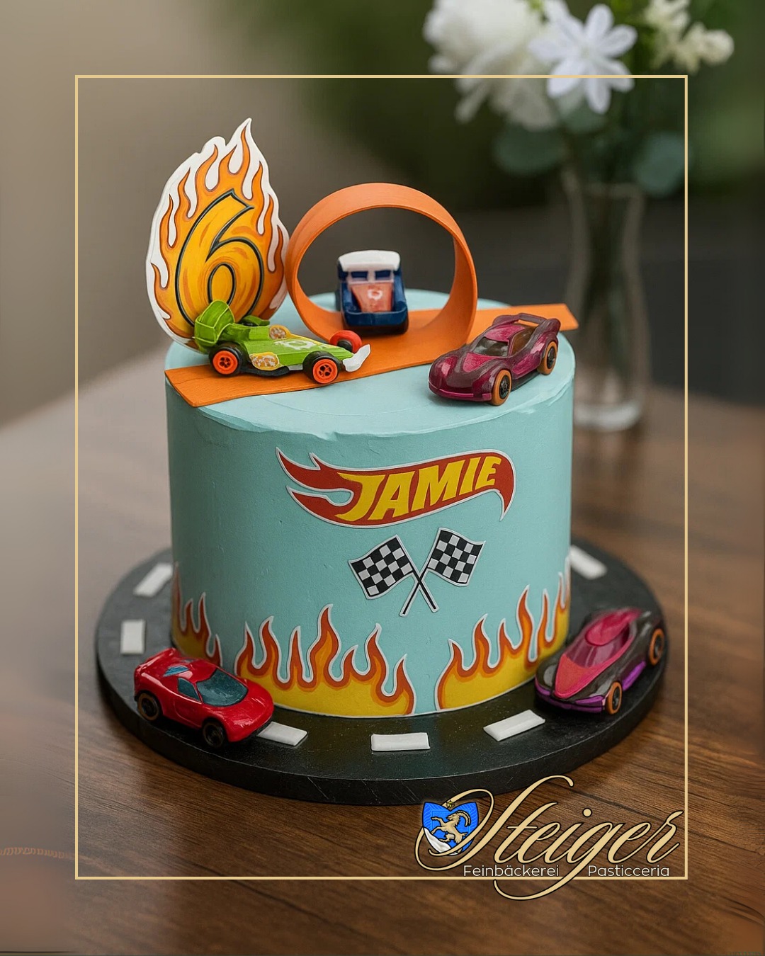 Der Tag, auf den sie das ganze Jahr warten? Ihr Geburtstag 🎂🏁

Diese Torte wurde für einen kleinen Hot-Wheels-Fan gestaltet – mit Farben, Details und seiner Lieblingsleidenschaft.

⠀
Für alle Mamas, die leuchtende Kinderaugen zum Geburtstag sehen möchten.

📩 Jetzt bestellbar im Laden oder online über unsere Website (Link in Bio)!

#FeinbäckereiPasticceriaSteiger #Kindergeburtstag #Geburtstagstorte #Wunschtorte #HotWheelsTorte #GlücklicheKinder #MitLiebeGemacht #BaselFoodies #Erlenmattquartier